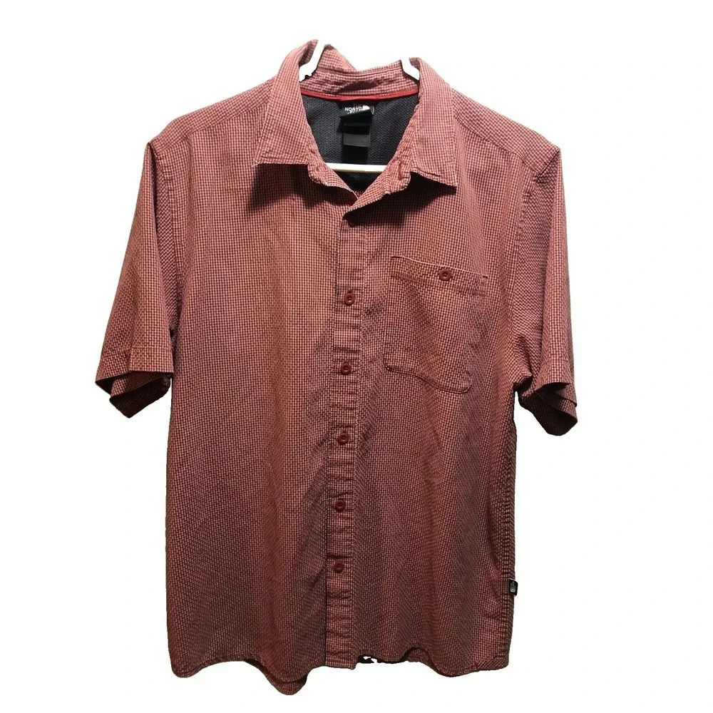 The North Face Men's Auburn-Red- Casual Button shirt Size Large - short Sleeves